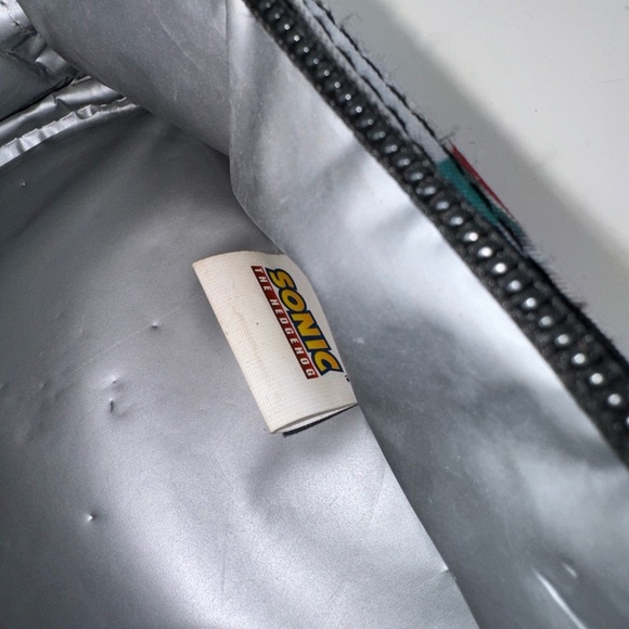 yzohu Accessory Innovations Sonic the Hedgehog Team Lunch Bag - Picture 7 of 9